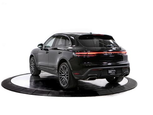 Certified 2024 Porsche Macan AWD/4WD image 3