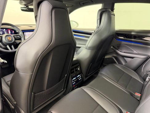 New 2026 Porsche Macan Electric image 27