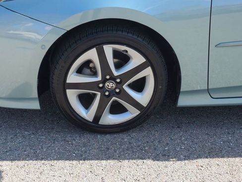 Used 2017 Toyota Prius Four Touring image 11