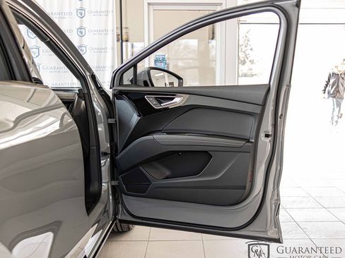 Used 2024 Audi Q4 e-tron Premium Plus w/ Premium Plus image 40