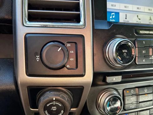 Used 2016 Ford F150 Lariat w/ Equipment Group 502A Luxury AWD/4WD image 23