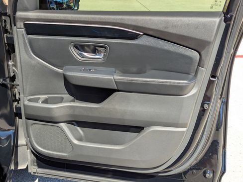 Used 2025 Honda Pilot EX-L image 28