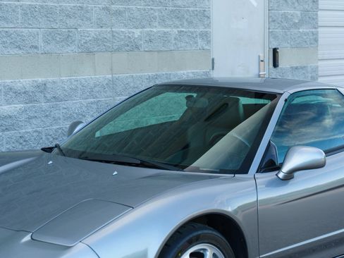 Used 1999 Acura NSX T RWD image 42