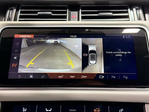 Used 2021 Land Rover Range Rover SV Autobiography Dynamic image 33