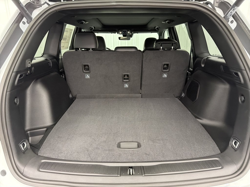 New 2026 Jeep Grand Cherokee Limited RWD image 8