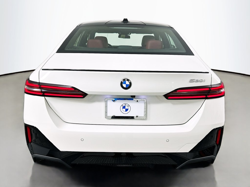Used 2027 BMW 530i w/ M Sport Package RWD image 6