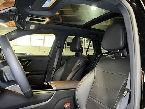 Used 2026 Mercedes-Benz GLC 300 4MATIC image 24