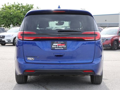 Used 2021 Chrysler Pacifica Touring w/ S Appearance Package FWD image 10