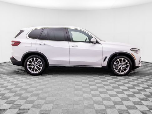Used 2022 BMW X5 xDrive40i w/ Premium Package AWD/4WD image 6