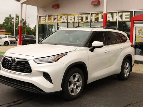 Used 2020 Toyota Highlander L AWD/4WD image 1