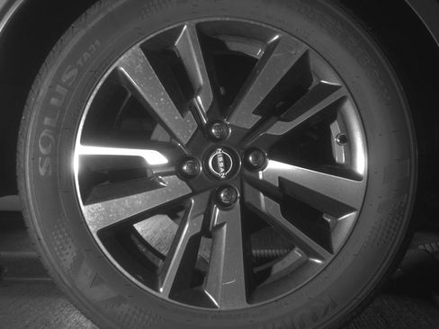 Used 2025 Nissan Versa SV image 15