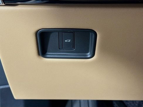 New 2026 Land Rover Range Rover SE image 10