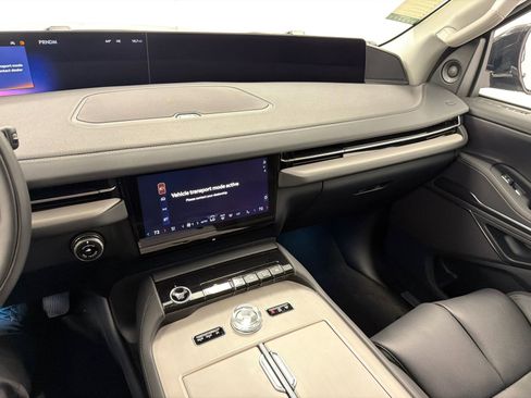 New 2026 Lincoln Navigator L Premier AWD/4WD image 30
