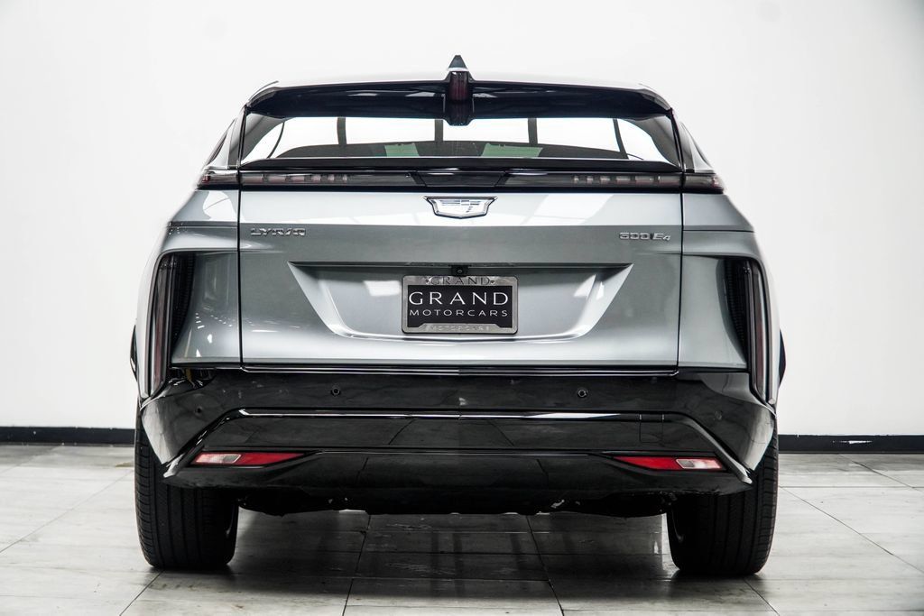 Used 2024 Cadillac Lyriq Sport AWD/4WD image 13
