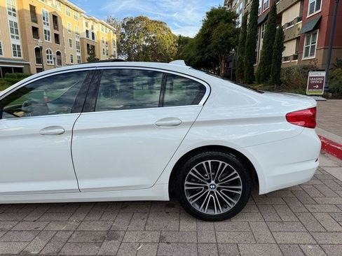 Used 2020 BMW 530i w/ Convenience Package RWD image 22