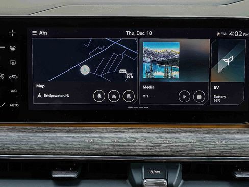 Certified 2024 Kia EV9 Land image 12