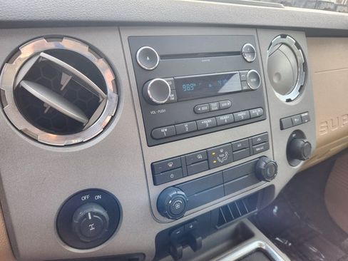 Used 2011 Ford F250 XLT w/ XLT Premium Pkg image 16