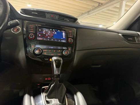 Used 2018 Nissan Rogue SL w/ Premium Package AWD/4WD image 15