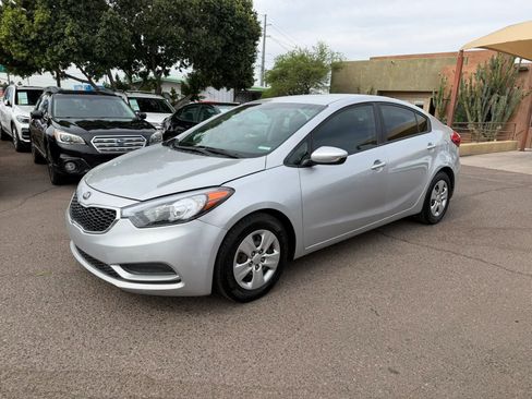 Used 2016 Kia Forte LX FWD image 1
