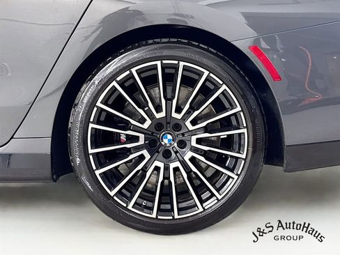 Used 2024 BMW 760i xDrive w/ Luxury Rear Seating Package image 40