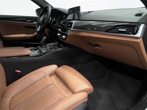 Used 2020 BMW 530i w/ Convenience Package image 28