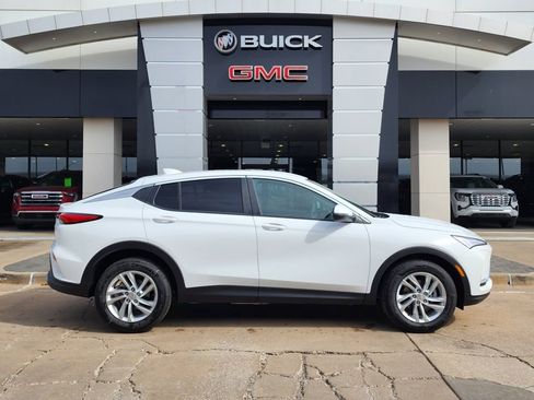 New 2026 Buick Envista Preferred image 3