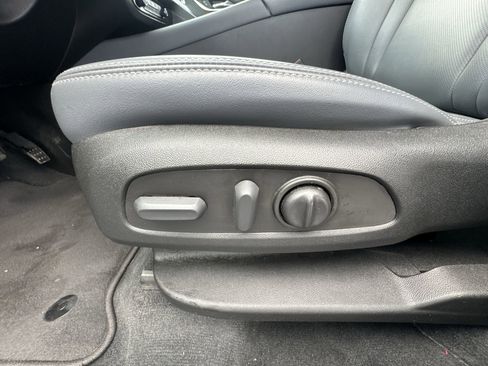 Certified 2024 Buick Enclave Essence image 12