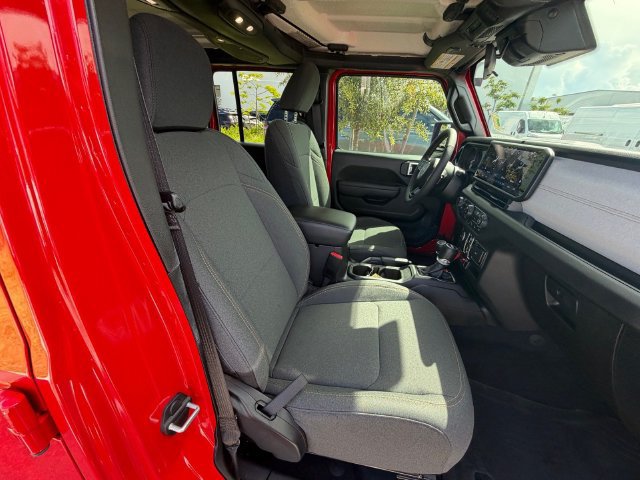 Used 2024 Jeep Wrangler Unlimited AWD/4WD image 13