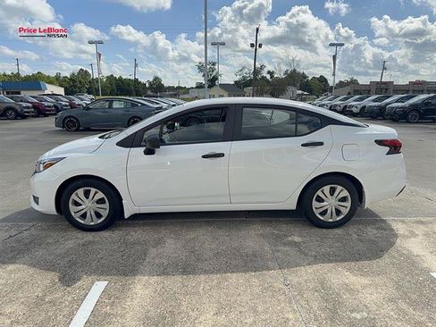 Used 2023 Nissan Versa S w/ Trunk Package FWD image 4