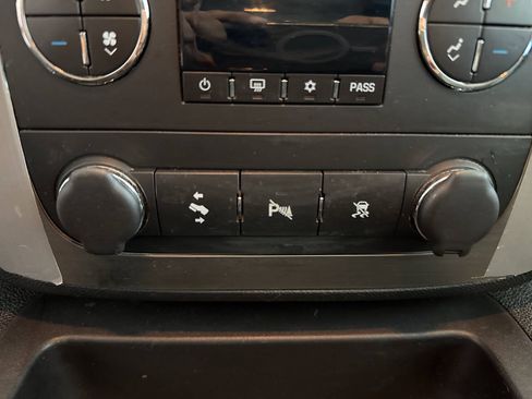 Used 2007 GMC Yukon XL SLT w/ SLT Preferred Equipment Group AWD/4WD image 19