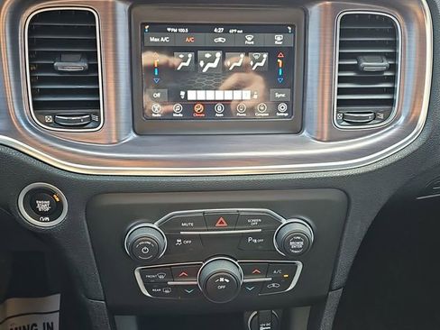 Used 2018 Dodge Charger SXT image 14