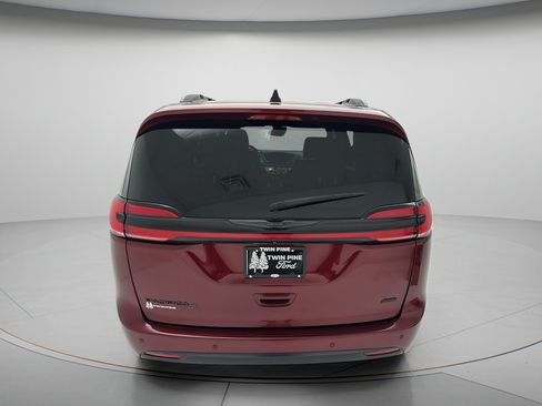 Used 2023 Chrysler Pacifica Touring-L w/ S Appearance Package AWD/4WD image 7