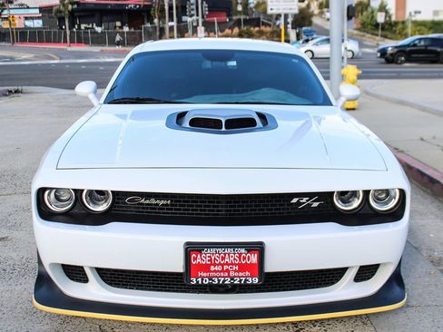 Used 2023 Dodge Challenger R/T Scat Pack RWD image 9
