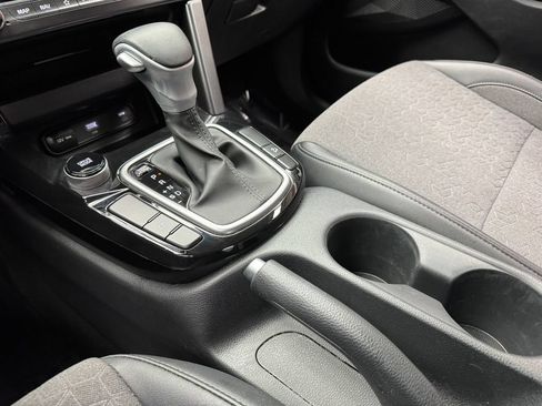 Used 2024 Kia Seltos S FWD image 19