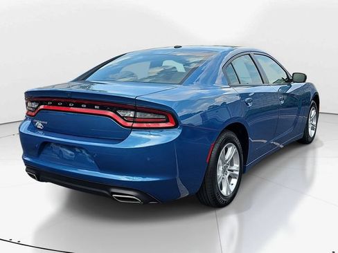 Used 2022 Dodge Charger SXT RWD image 3