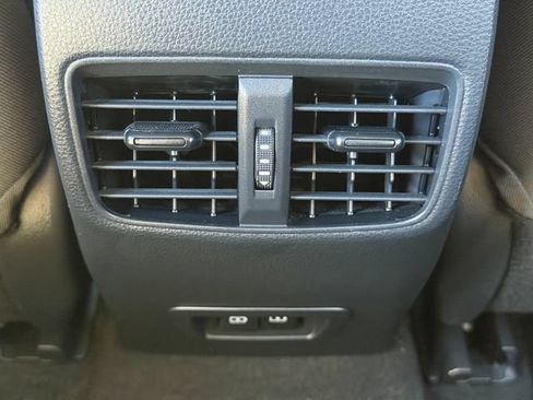 Used 2022 Toyota Corolla Cross LE FWD image 16