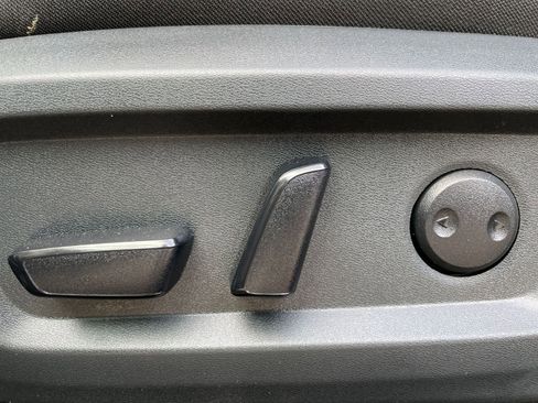 Used 2025 Nissan Rogue SV image 22