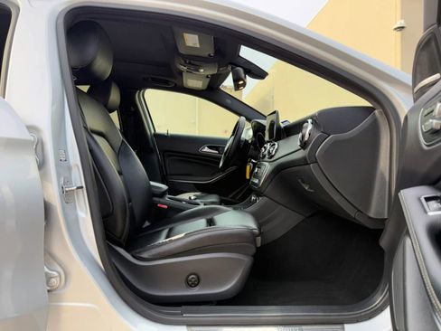Used 2019 Mercedes-Benz GLA 250 image 14