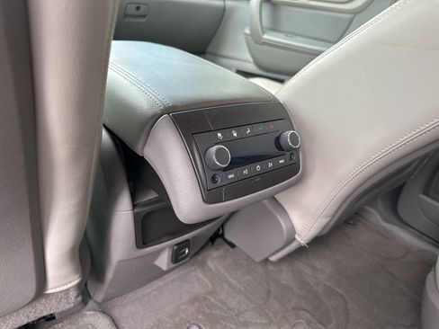 Used 2017 Chevrolet Traverse LT image 17