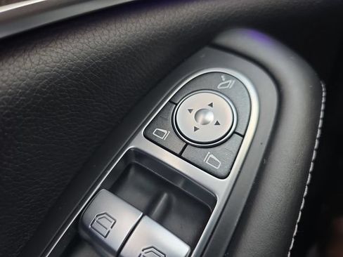 Used 2020 Mercedes-Benz S 560 4MATIC Sedan image 32