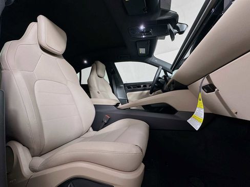 New 2026 Porsche Macan 4 Electric AWD/4WD image 29