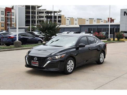 Used 2025 Nissan Sentra S FWD image 2