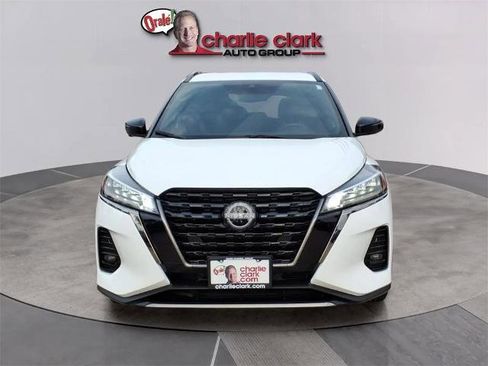 Certified 2023 Nissan Kicks SR image 8