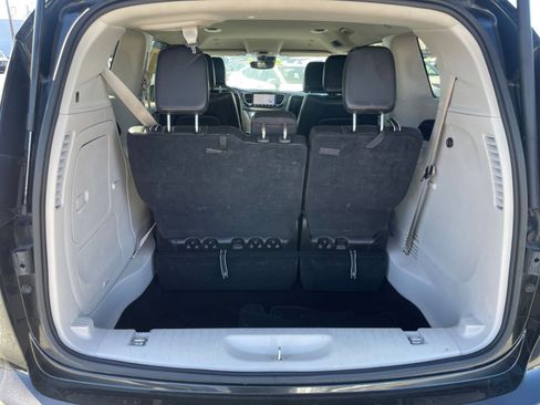 Used 2023 Chrysler Pacifica Touring-L image 33