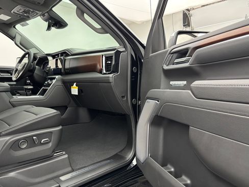 New 2026 GMC Sierra 1500 Denali w/ Denali Reserve Package AWD/4WD image 36