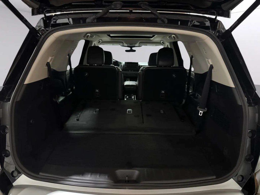 Used 2025 Nissan Pathfinder Platinum AWD/4WD image 31