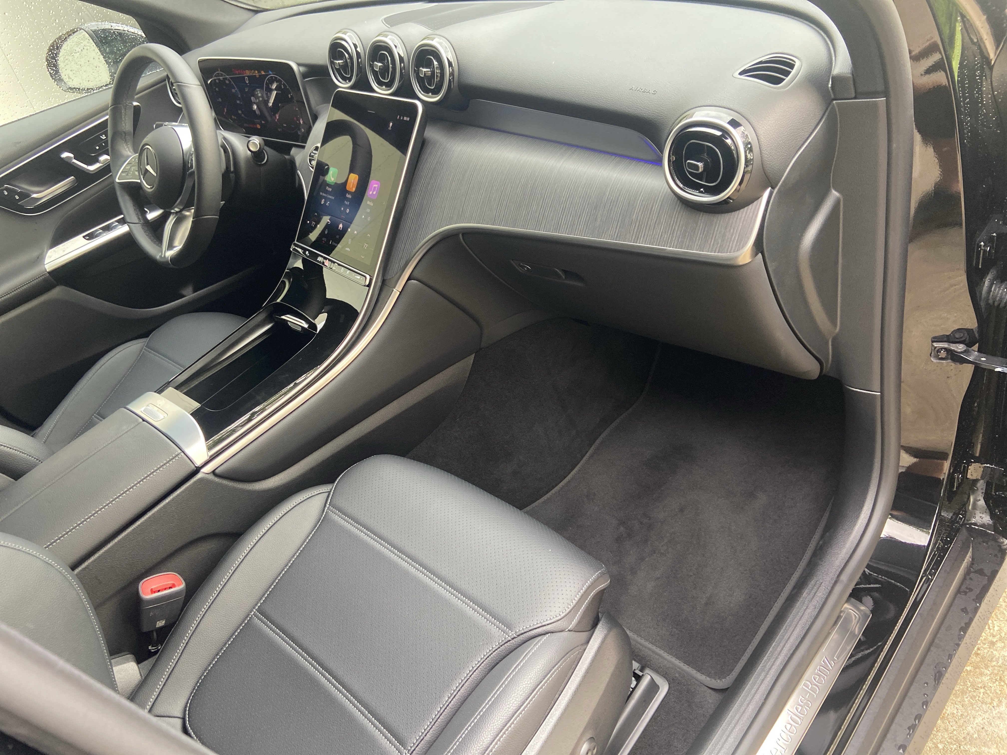 Used 2025 Mercedes-Benz GLC 300 image 48