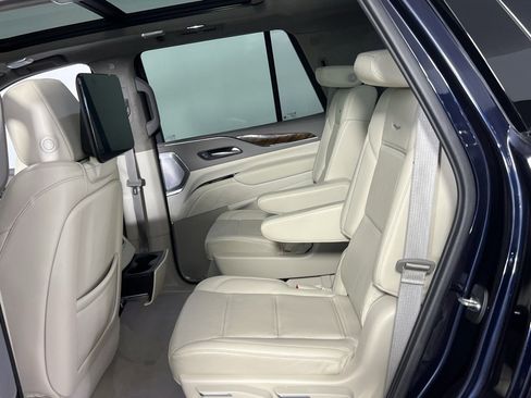 Used 2024 Cadillac Escalade Sport Platinum w/ LPO, ONYX Package image 27