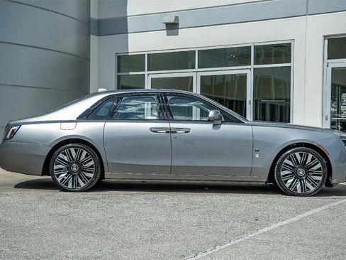 New 2025 Rolls-Royce Ghost image 7