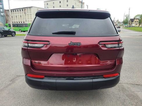 Used 2024 Jeep Grand Cherokee L Laredo AWD/4WD image 8